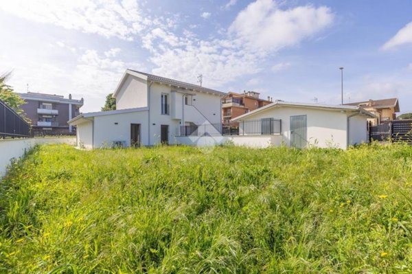 appartamento in vendita a Roma in zona Casal Morena