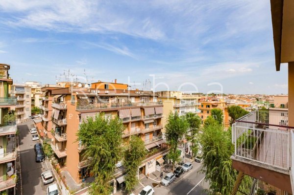 appartamento in vendita a Roma in zona Gianicolense