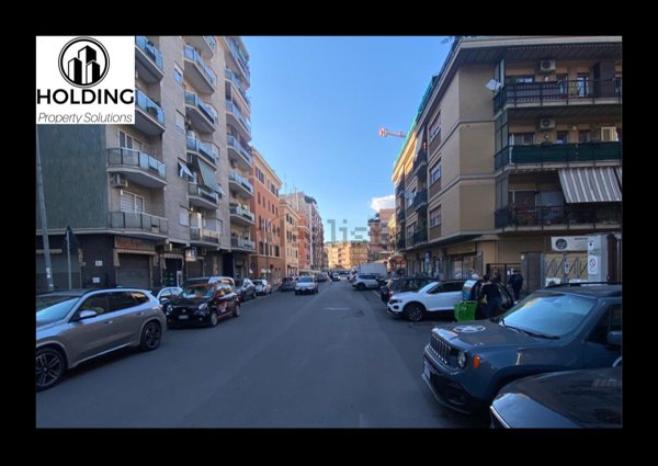 locale commerciale in vendita a Roma in zona Aurelio