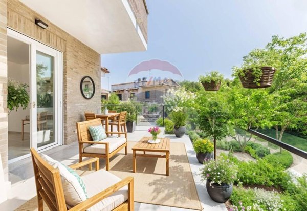 casa indipendente in vendita a Roma in zona Massimina/Casal Lumbroso