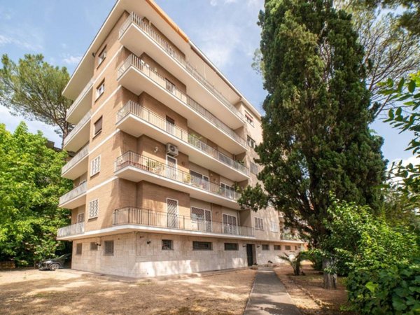 appartamento in vendita a Roma in zona EUR
