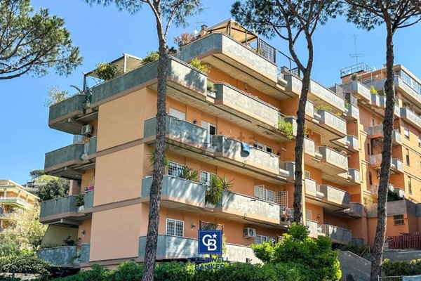 appartamento in vendita a Roma in zona Tomba di Nerone