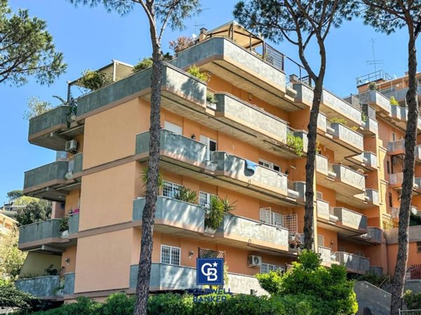 appartamento in vendita a Roma in zona Tomba di Nerone