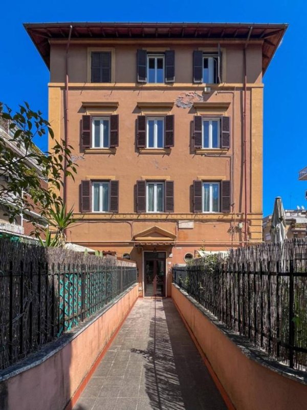 appartamento in vendita a Roma in zona Della Vittoria