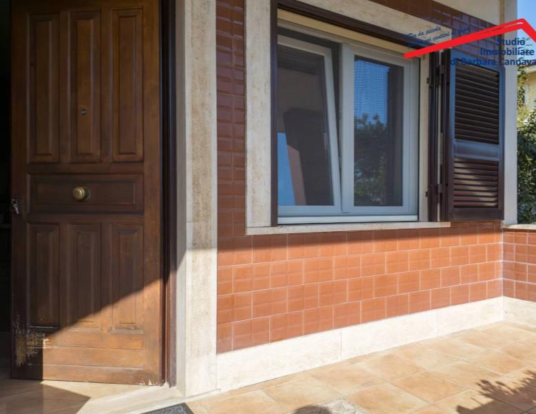 casa indipendente in vendita a Roma in zona Casal Palocco