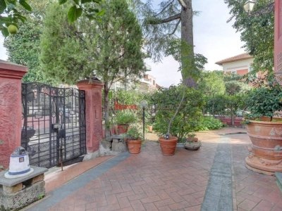 casa indipendente in vendita a Roma in zona Prenestino-Labicano