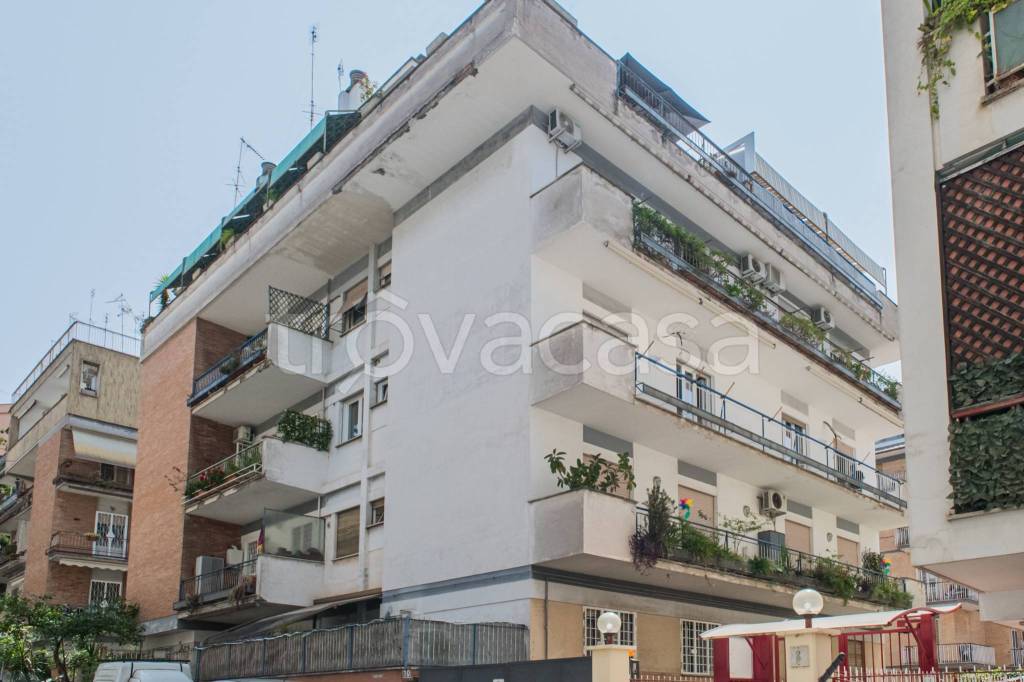 appartamento in vendita a Roma in zona Primavalle