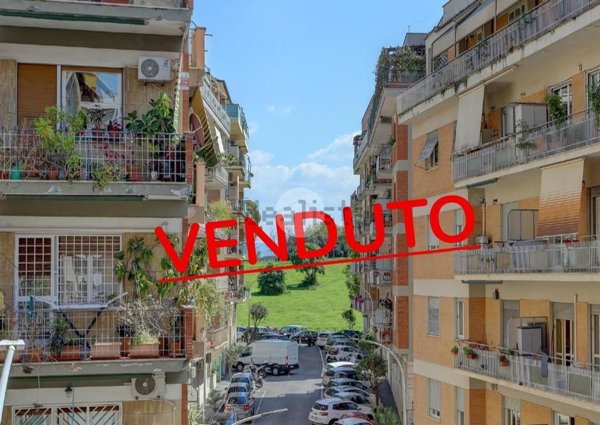 appartamento in vendita a Roma in zona Appio Latino