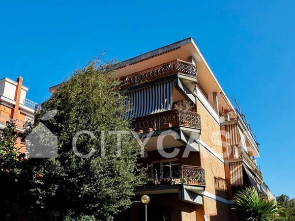 appartamento in vendita a Roma in zona Gianicolense