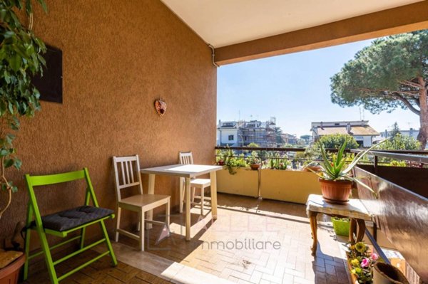 appartamento in vendita a Roma in zona Axa