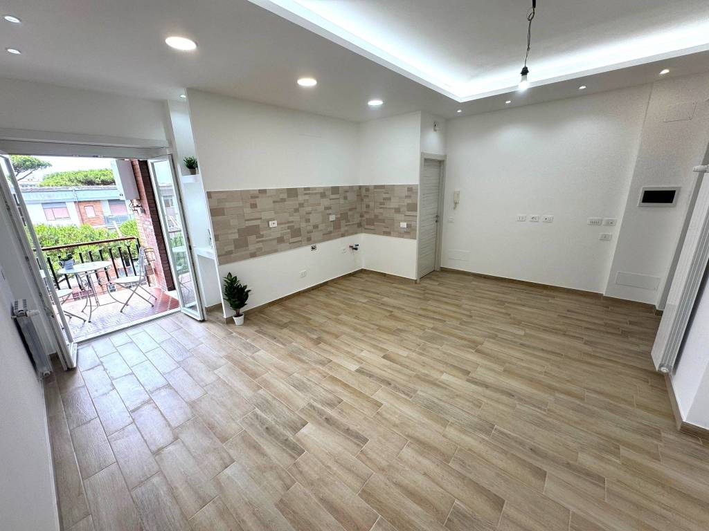 appartamento in vendita a Roma in zona Ostia