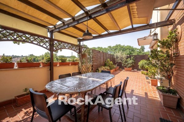 appartamento in vendita a Roma in zona Portuense