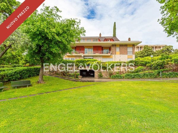 casa indipendente in vendita a Roma in zona EUR