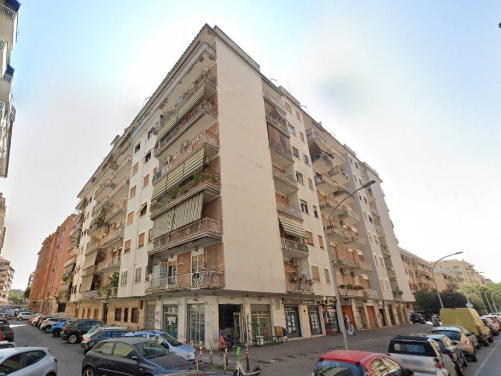 appartamento in vendita a Roma in zona Cinecittà