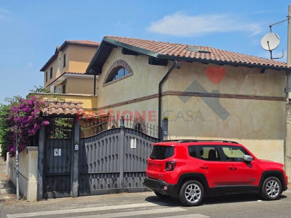 casa indipendente in vendita a Roma in zona Tuscolano