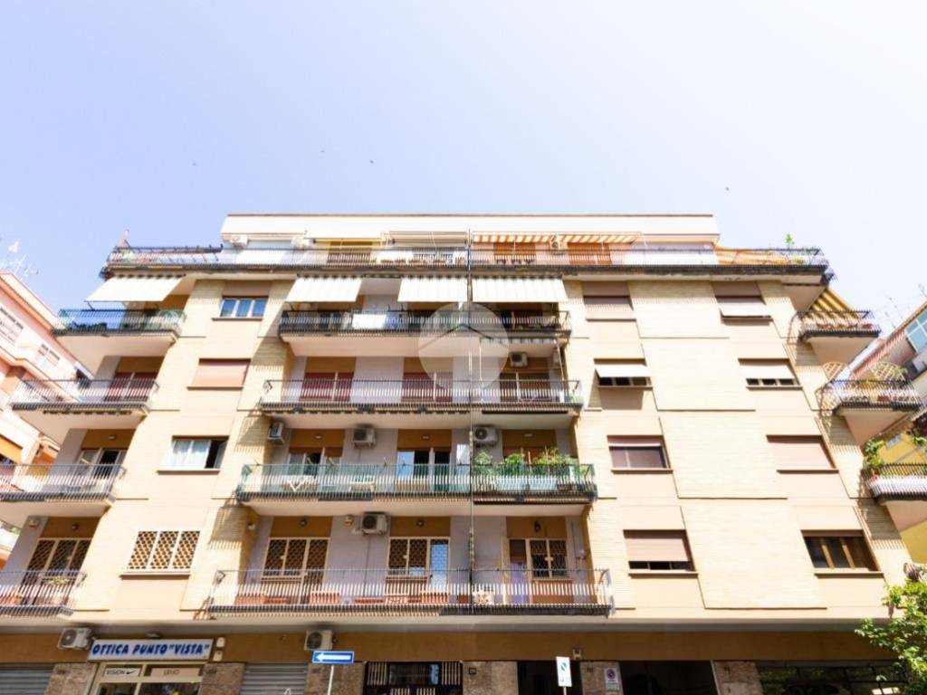 appartamento in vendita a Roma in zona Prenestino-Labicano