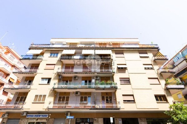 appartamento in vendita a Roma in zona Prenestino-Labicano