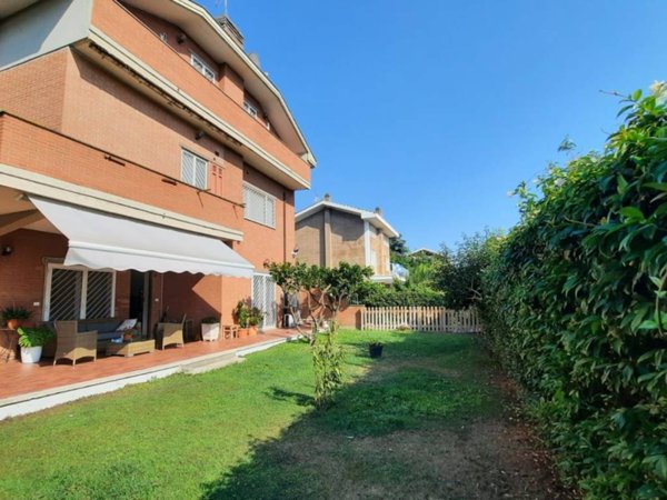 casa indipendente in vendita a Roma in zona Axa