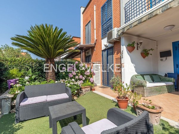 casa indipendente in vendita a Roma in zona Axa