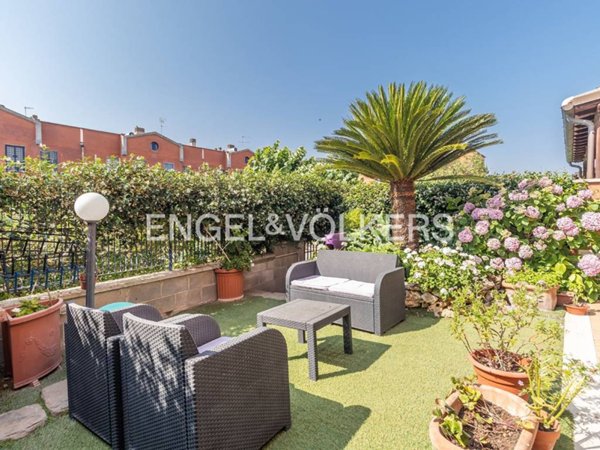 casa indipendente in vendita a Roma in zona Acilia