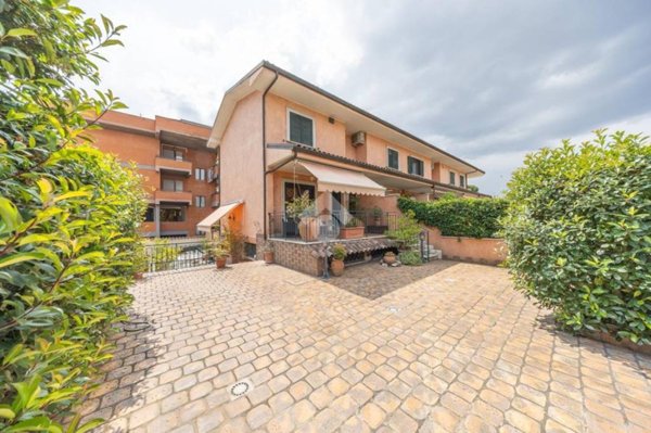 casa indipendente in vendita a Roma in zona Casal Morena