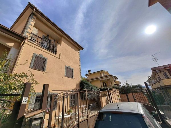appartamento in vendita a Roma in zona Borghesiana