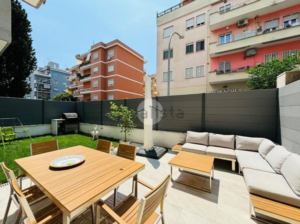 appartamento in vendita a Roma in zona Ardeatino