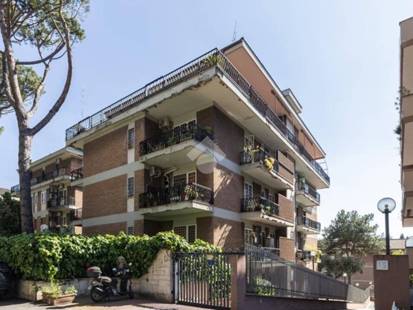 appartamento in vendita a Roma in zona Lunghezza