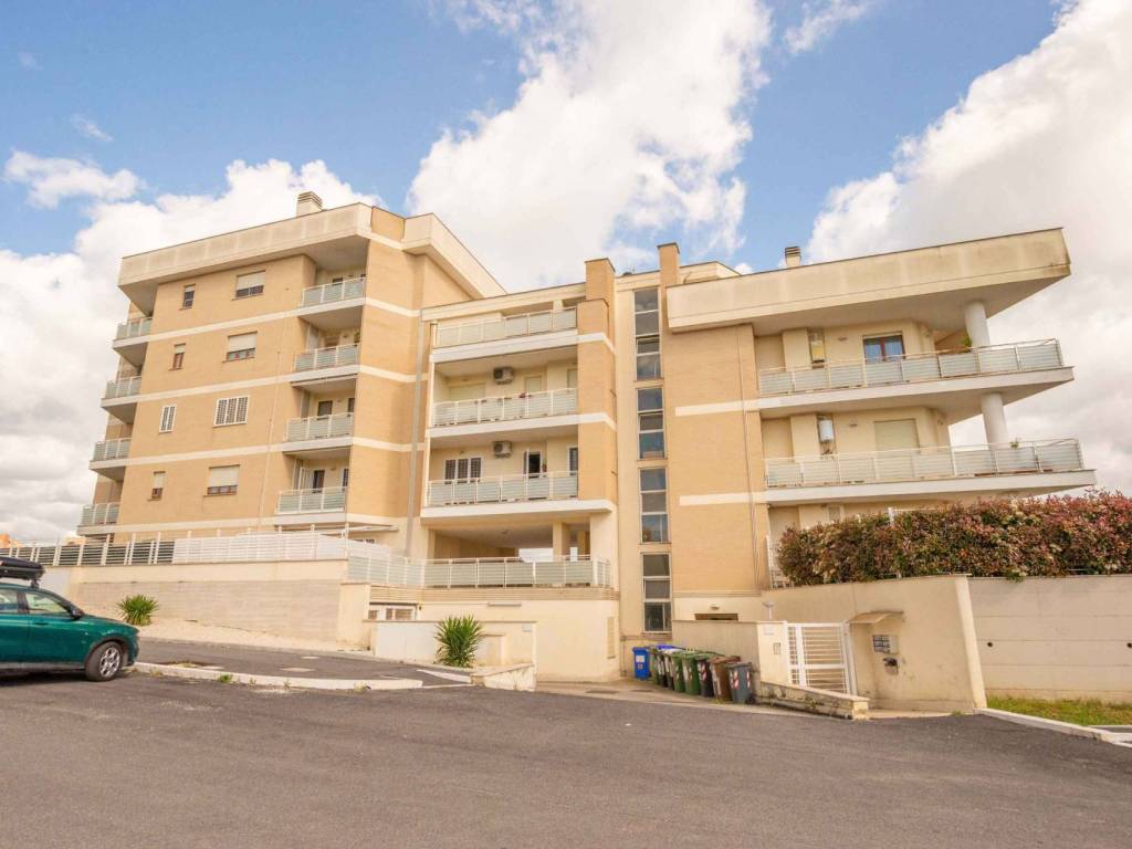 appartamento in vendita a Roma in zona Massimina/Casal Lumbroso