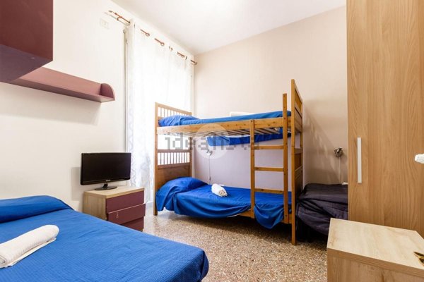 appartamento in vendita a Roma in zona Ostiense