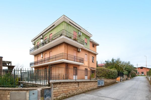 appartamento in vendita a Roma in zona Trigoria