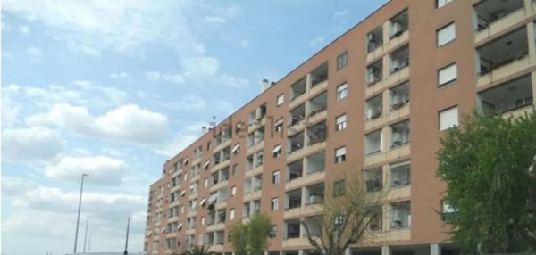 appartamento in vendita a Roma in zona Torre Angela