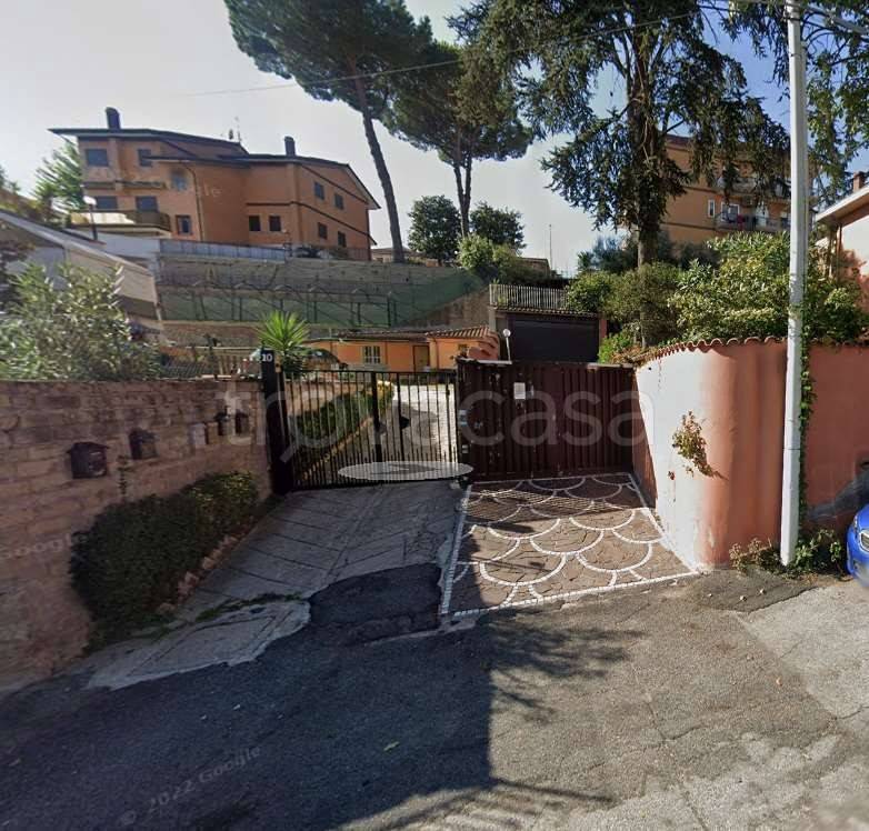 appartamento in vendita a Roma in zona Massimina/Casal Lumbroso