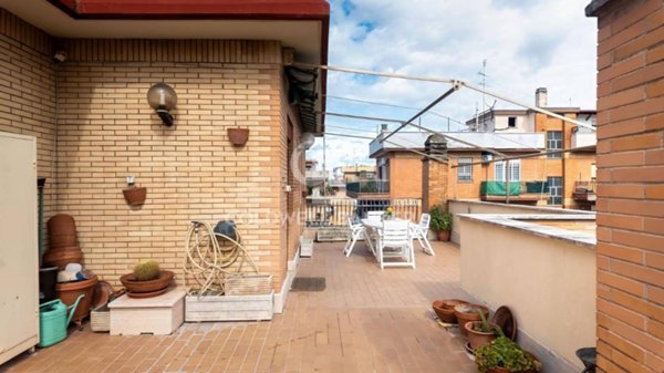 appartamento in vendita a Roma in zona Corviale