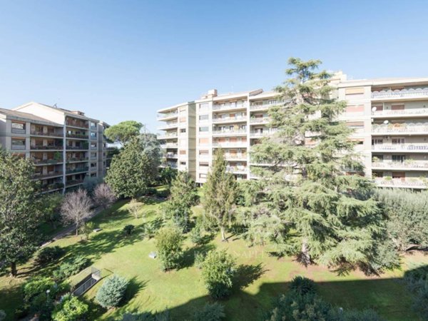 appartamento in vendita a Roma in zona Tor di Quinto