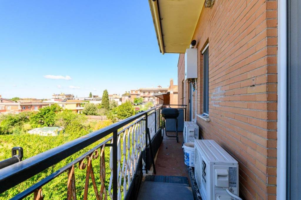 appartamento in vendita a Roma in zona Ponte Galeria