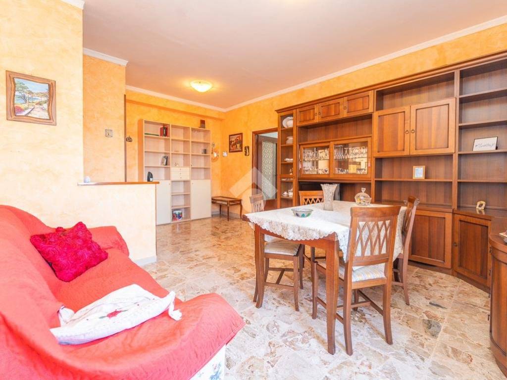 appartamento in vendita a Roma in zona Castelverde