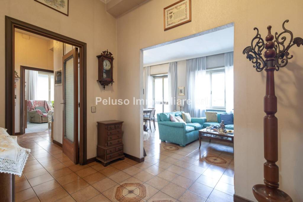 appartamento in vendita a Roma in zona Ostiense