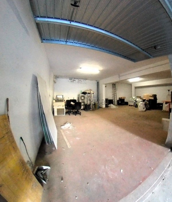 locale di sgombero in vendita a Roma in zona Casal Morena