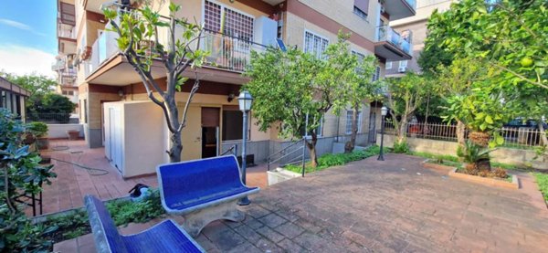 appartamento in vendita a Roma in zona Selva Candida