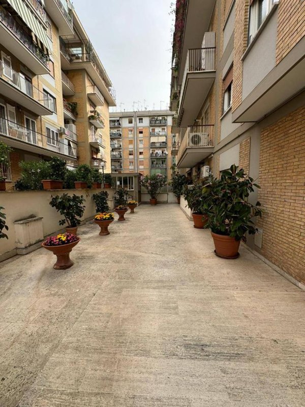appartamento in vendita a Roma in zona Gianicolense