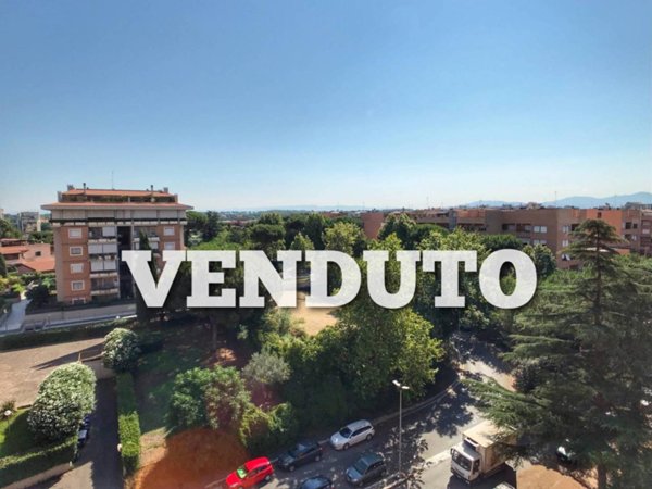 appartamento in vendita a Roma in zona Ardeatino