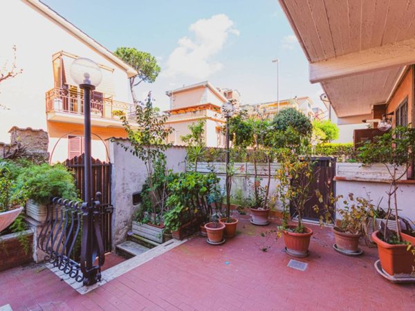 casa indipendente in vendita a Roma in zona La Pisana