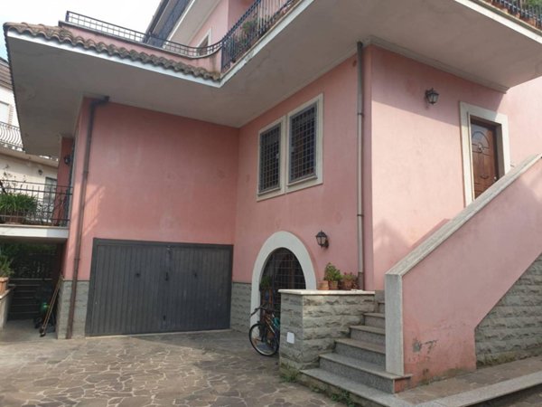 appartamento in vendita a Roma in zona Casal Morena