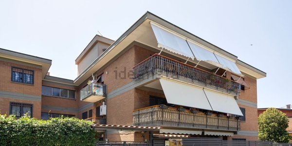 appartamento in vendita a Roma in zona Spinaceto