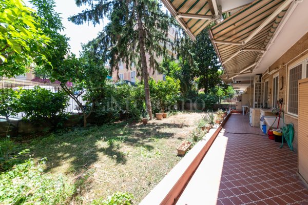 appartamento in vendita a Roma in zona Gianicolense
