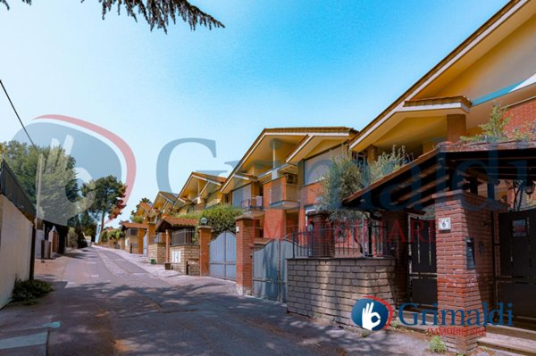 appartamento in vendita a Roma in zona Giuliano Dalmata