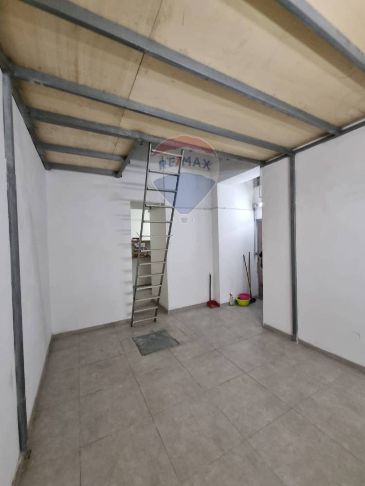 negozio in vendita a Roma in zona Trastevere