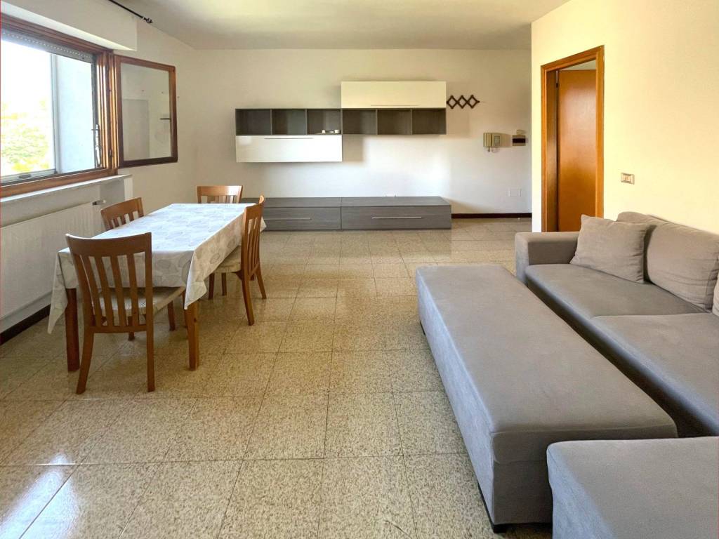 appartamento in vendita a Roma in zona Settecamini
