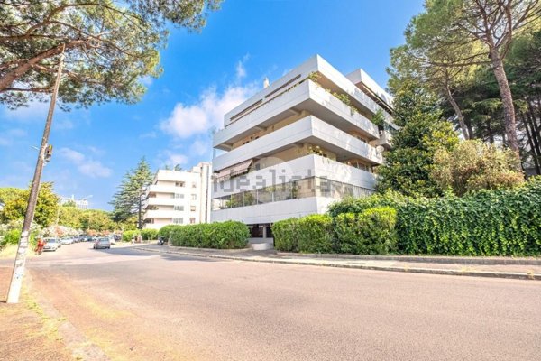 appartamento in vendita a Roma in zona EUR